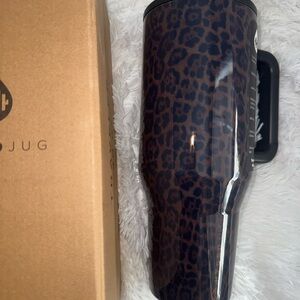 ACTA❌hydrojug LUXE Leapord 40 oz traveler